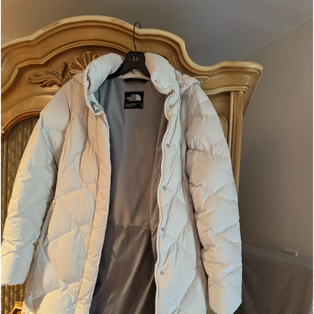 North face coat size small in good condition
